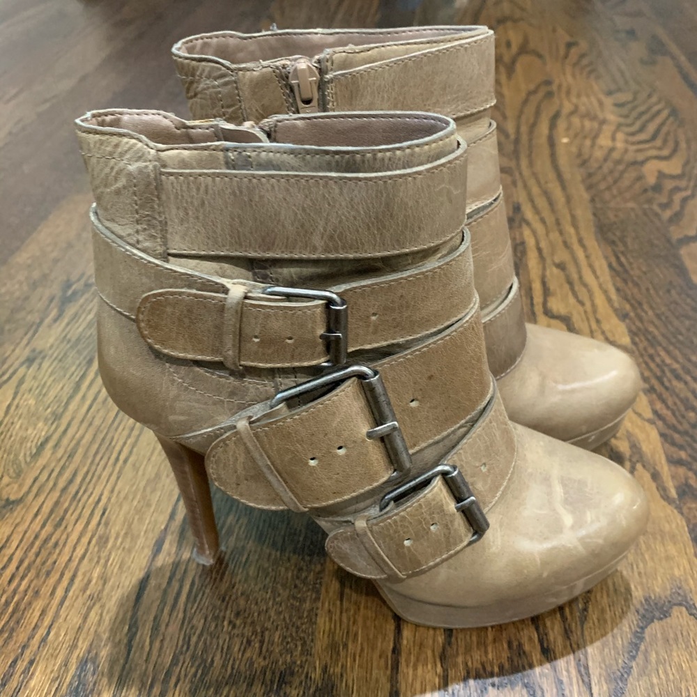 Never worn tan leather private labeled boot
